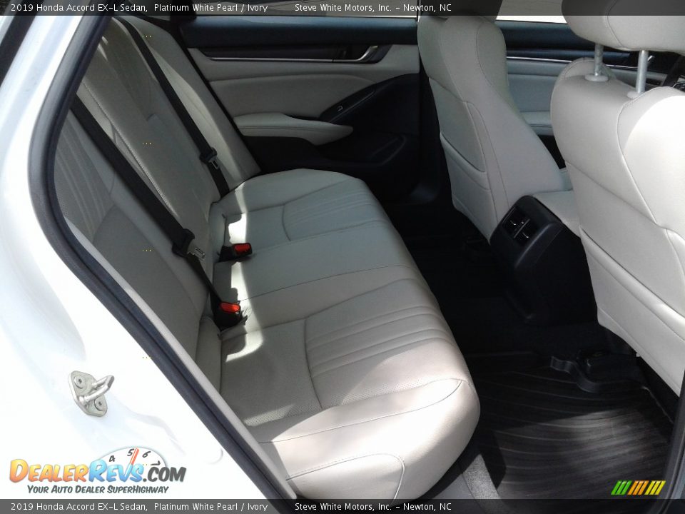 2019 Honda Accord EX-L Sedan Platinum White Pearl / Ivory Photo #14