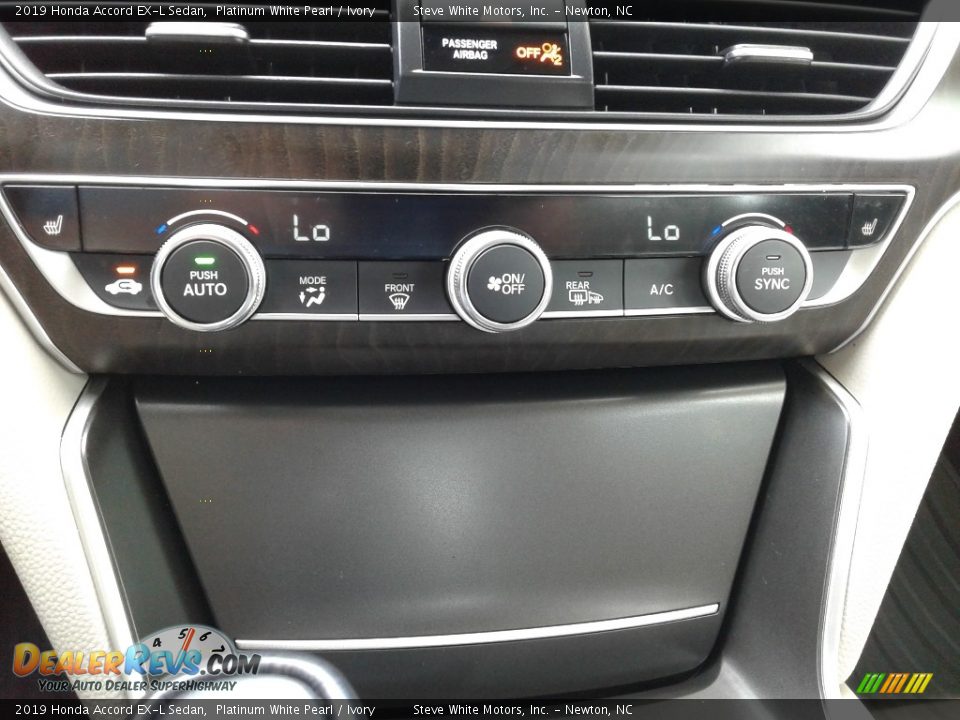 2019 Honda Accord EX-L Sedan Platinum White Pearl / Ivory Photo #22