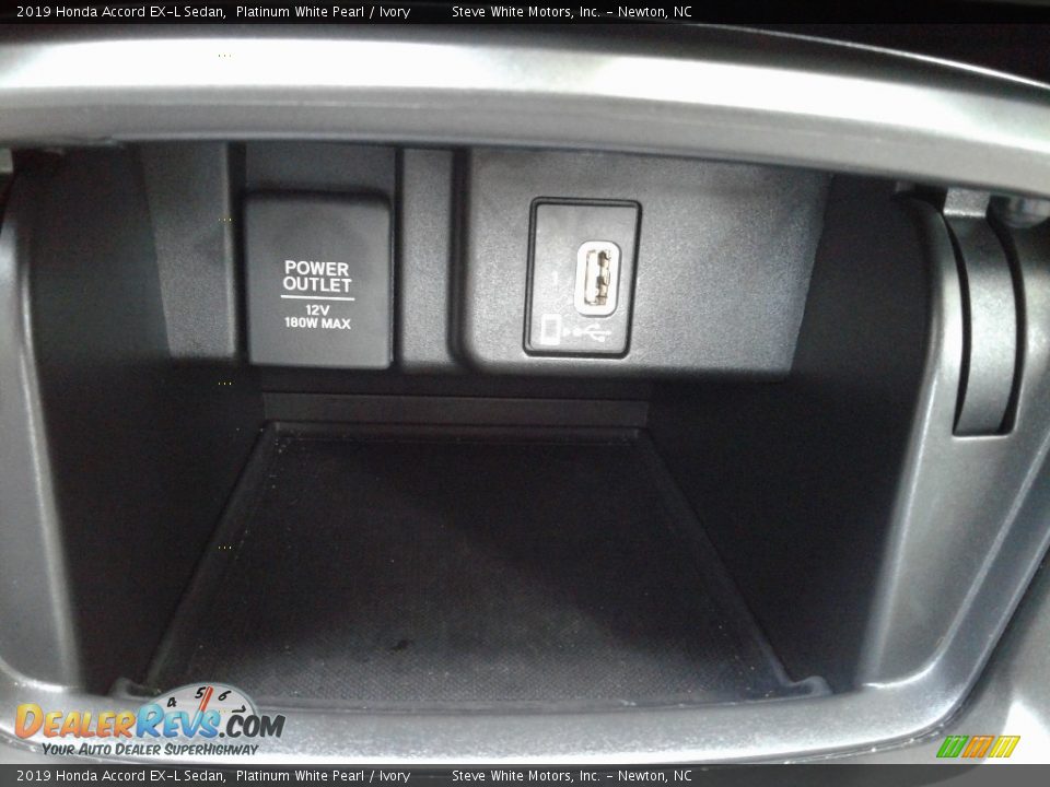 2019 Honda Accord EX-L Sedan Platinum White Pearl / Ivory Photo #23
