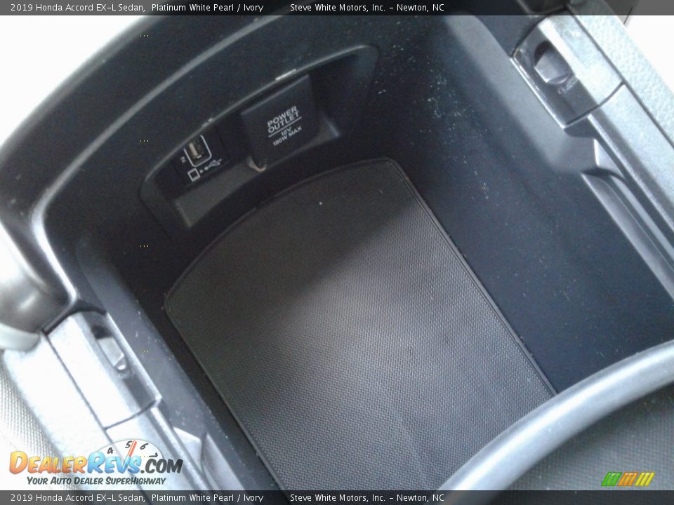 2019 Honda Accord EX-L Sedan Platinum White Pearl / Ivory Photo #25