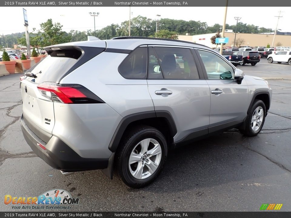2019 Toyota RAV4 XLE AWD Silver Sky Metallic / Black Photo #9