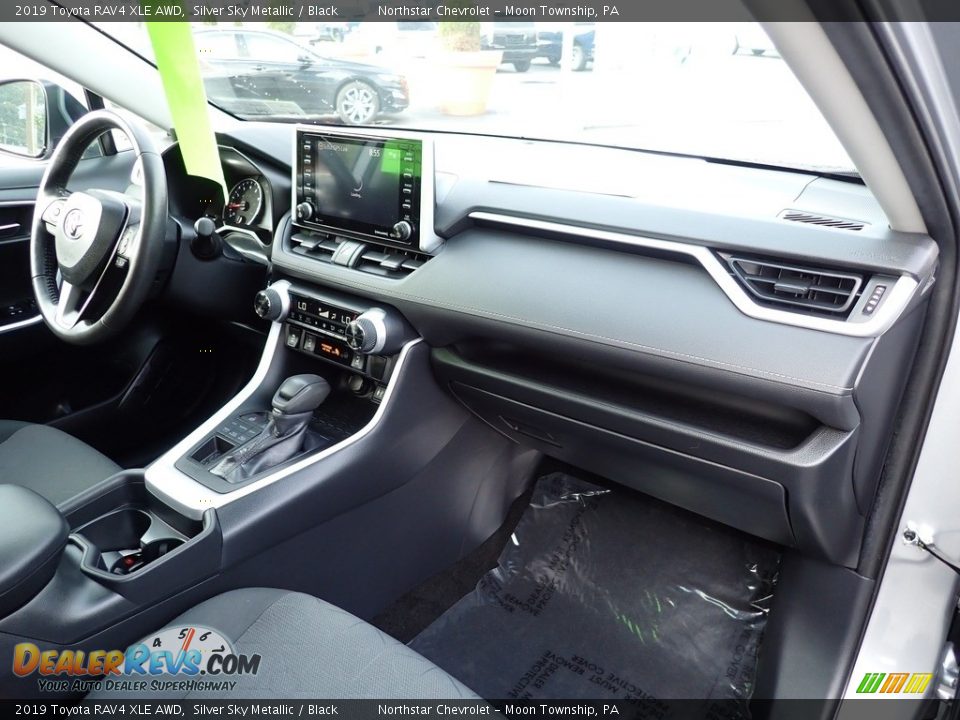 2019 Toyota RAV4 XLE AWD Silver Sky Metallic / Black Photo #16