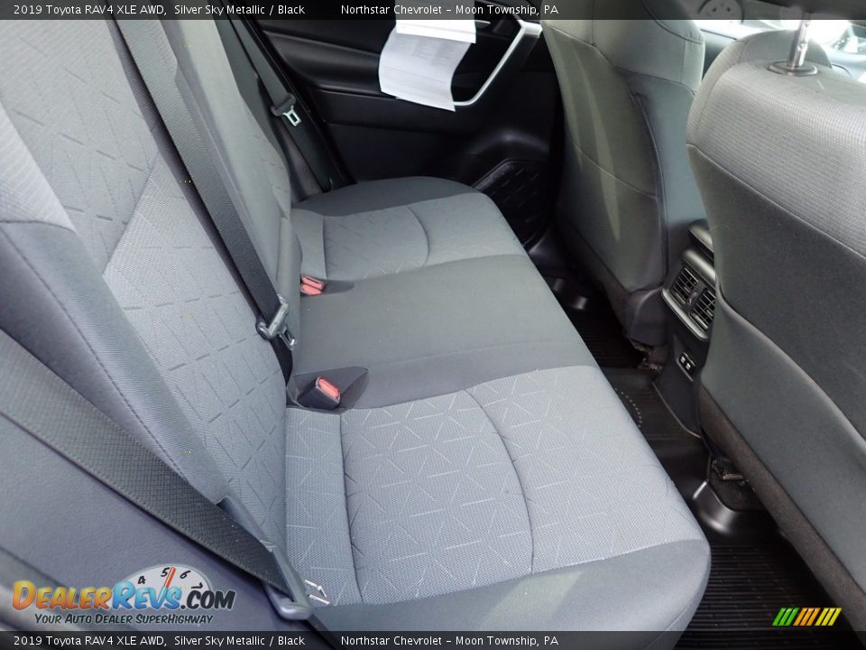 2019 Toyota RAV4 XLE AWD Silver Sky Metallic / Black Photo #18