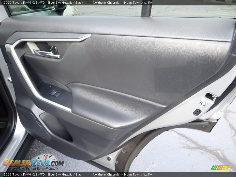 2019 Toyota RAV4 XLE AWD Silver Sky Metallic / Black Photo #19