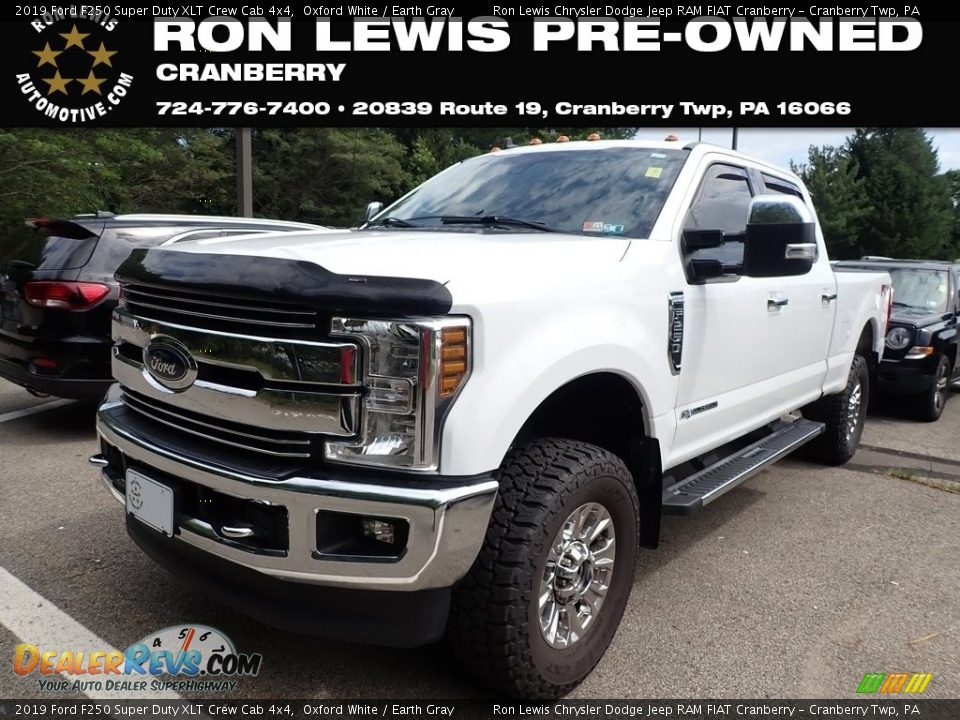 2019 Ford F250 Super Duty XLT Crew Cab 4x4 Oxford White / Earth Gray Photo #1