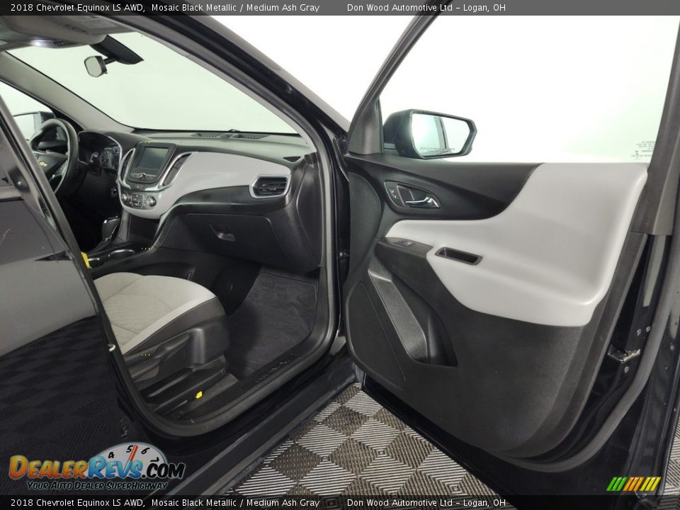 2018 Chevrolet Equinox LS AWD Mosaic Black Metallic / Medium Ash Gray Photo #25