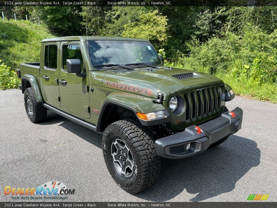 Front 3/4 View of 2021 Jeep Gladiator Mojave 4x4 Photo #4