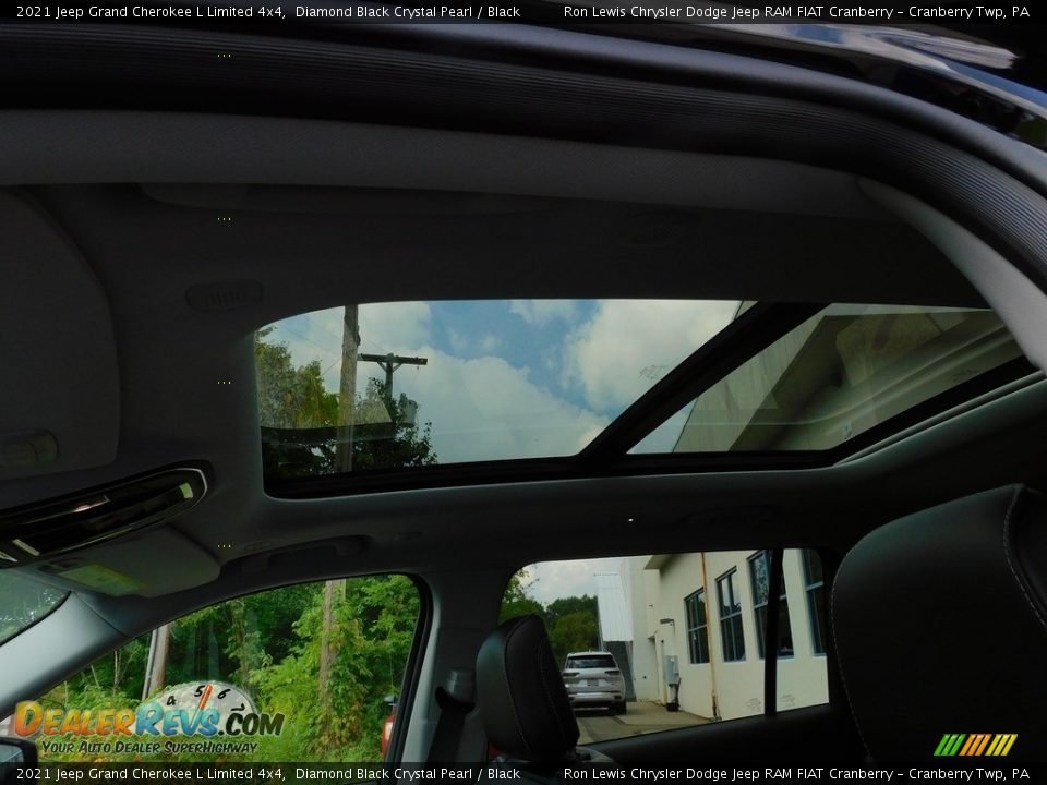2021 Jeep Grand Cherokee L Limited 4x4 Diamond Black Crystal Pearl / Black Photo #16
