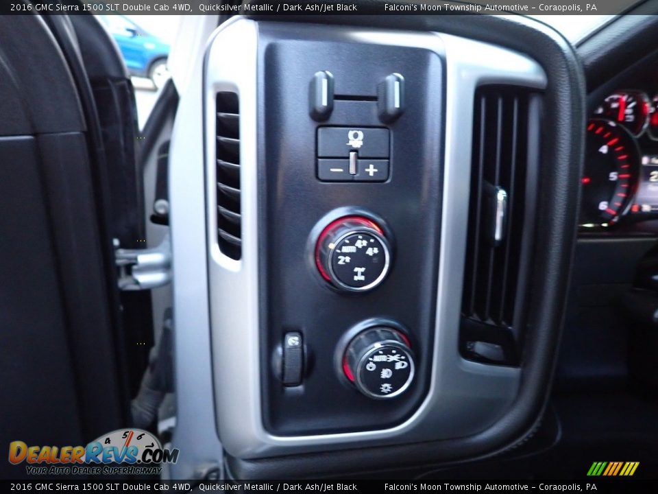 Controls of 2016 GMC Sierra 1500 SLT Double Cab 4WD Photo #24