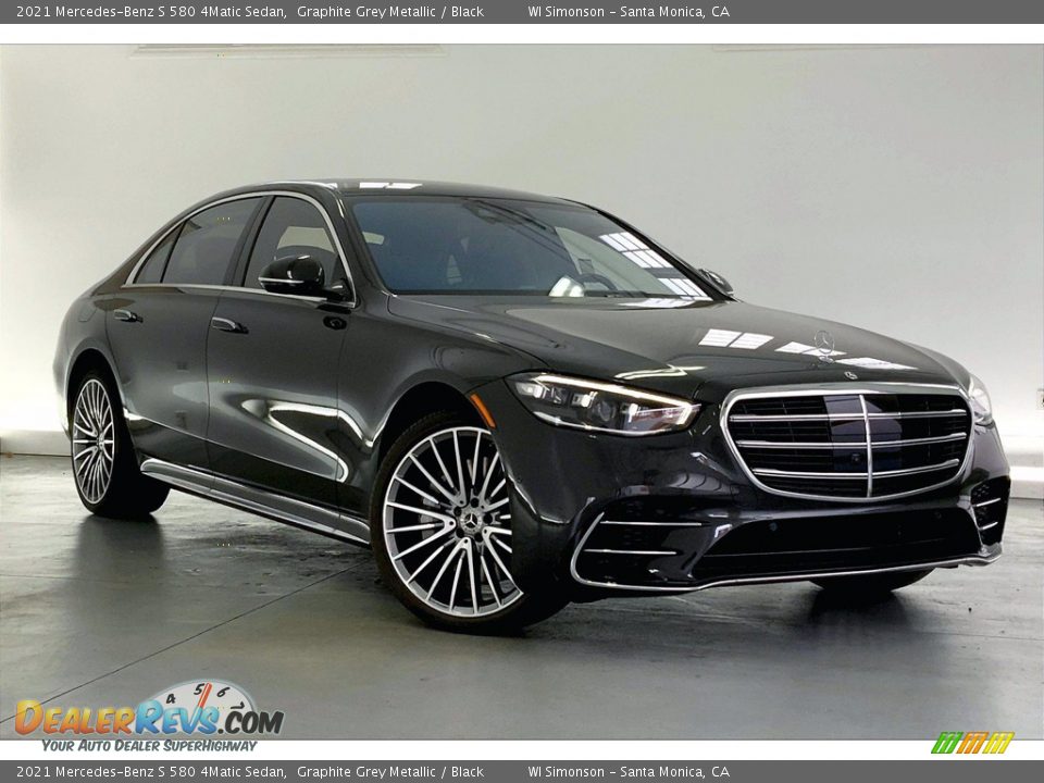 Front 3/4 View of 2021 Mercedes-Benz S 580 4Matic Sedan Photo #12