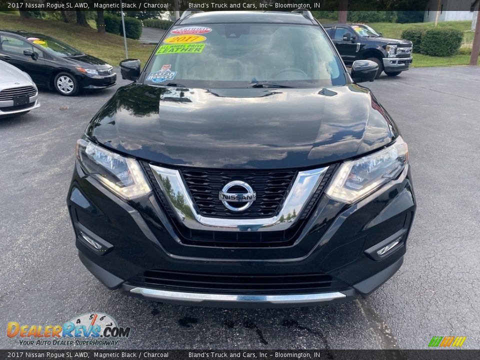 2017 Nissan Rogue SL AWD Magnetic Black / Charcoal Photo #3