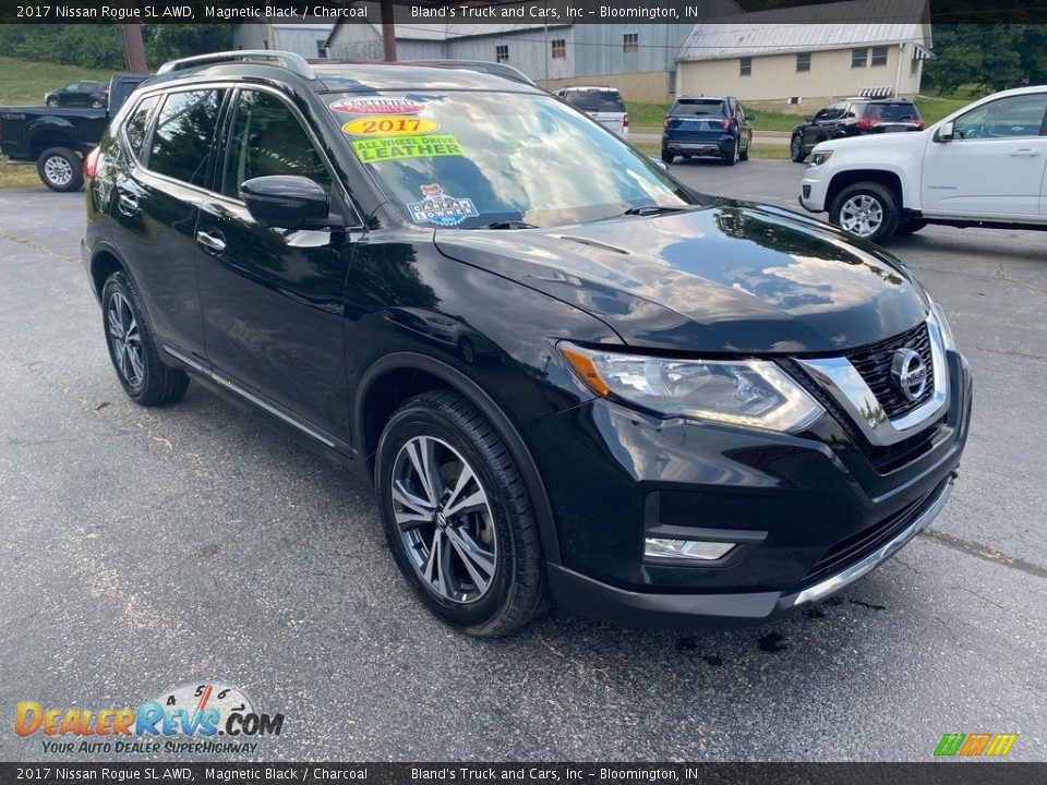 2017 Nissan Rogue SL AWD Magnetic Black / Charcoal Photo #4