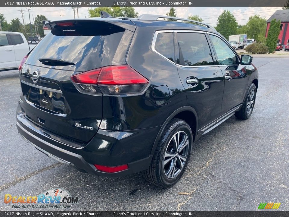 2017 Nissan Rogue SL AWD Magnetic Black / Charcoal Photo #6