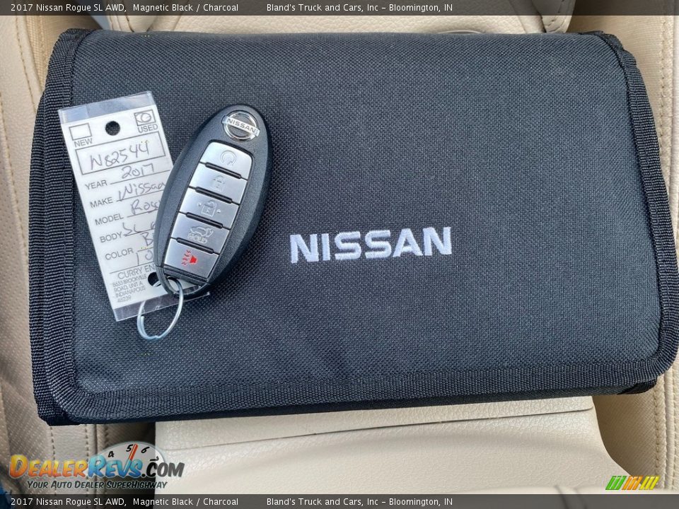 2017 Nissan Rogue SL AWD Magnetic Black / Charcoal Photo #31
