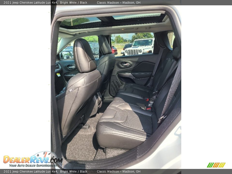 2021 Jeep Cherokee Latitude Lux 4x4 Bright White / Black Photo #8