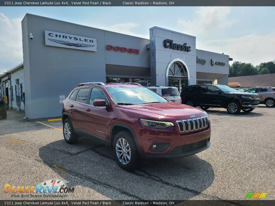 2021 Jeep Cherokee Latitude Lux 4x4 Velvet Red Pearl / Black Photo #1