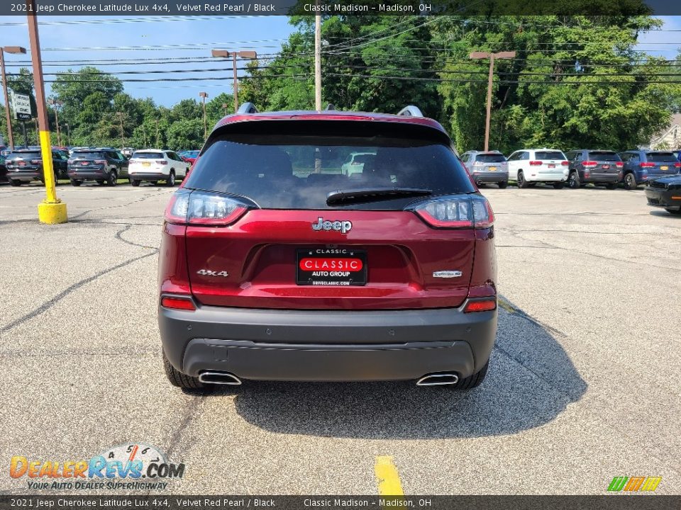 2021 Jeep Cherokee Latitude Lux 4x4 Velvet Red Pearl / Black Photo #5