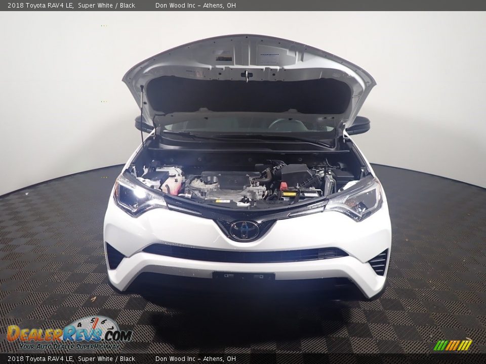 2018 Toyota RAV4 LE Super White / Black Photo #6