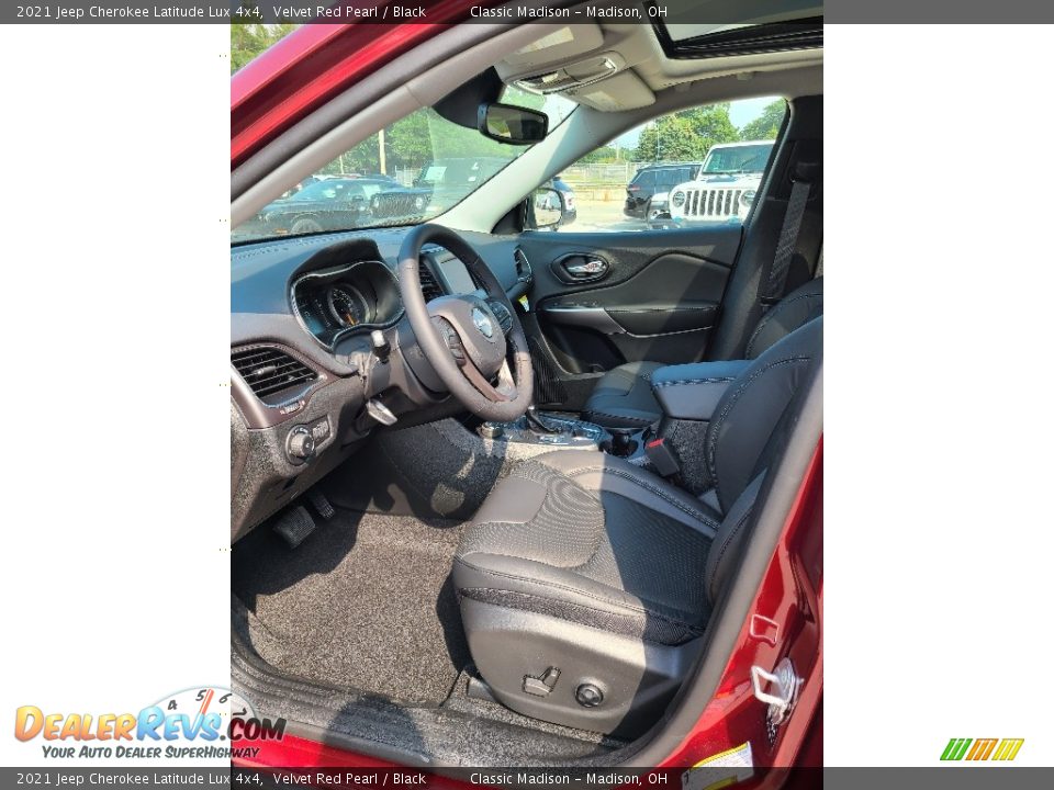 2021 Jeep Cherokee Latitude Lux 4x4 Velvet Red Pearl / Black Photo #7