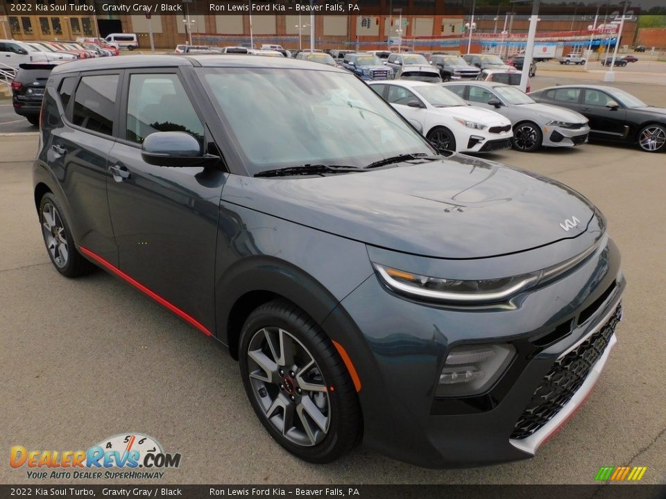 Front 3/4 View of 2022 Kia Soul Turbo Photo #9