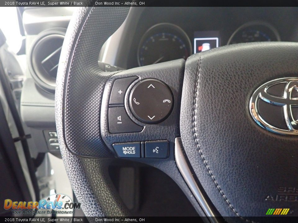 2018 Toyota RAV4 LE Super White / Black Photo #29