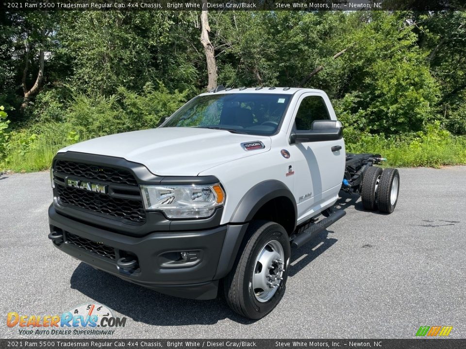 2021 Ram 5500 Tradesman Regular Cab 4x4 Chassis Bright White / Diesel Gray/Black Photo #4