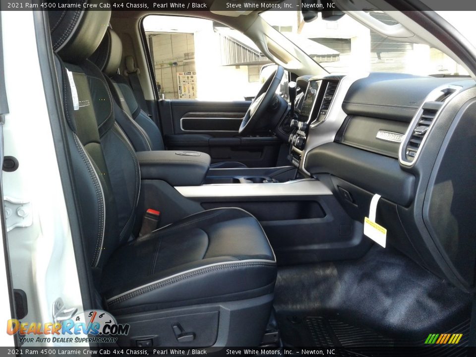 2021 Ram 4500 Laramie Crew Cab 4x4 Chassis Pearl White / Black Photo #18