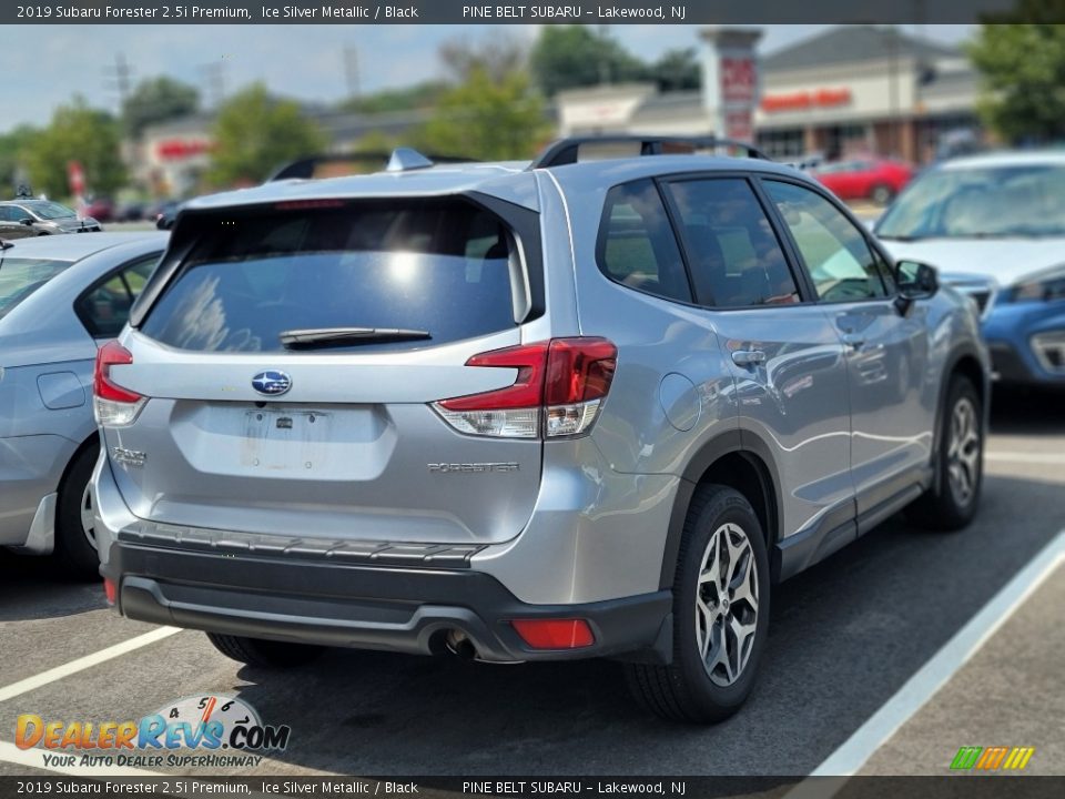 2019 Subaru Forester 2.5i Premium Ice Silver Metallic / Black Photo #2