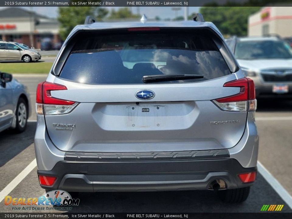2019 Subaru Forester 2.5i Premium Ice Silver Metallic / Black Photo #3