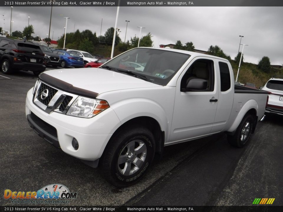 2013 Nissan Frontier SV V6 King Cab 4x4 Glacier White / Beige Photo #4