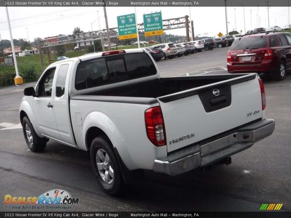 2013 Nissan Frontier SV V6 King Cab 4x4 Glacier White / Beige Photo #6