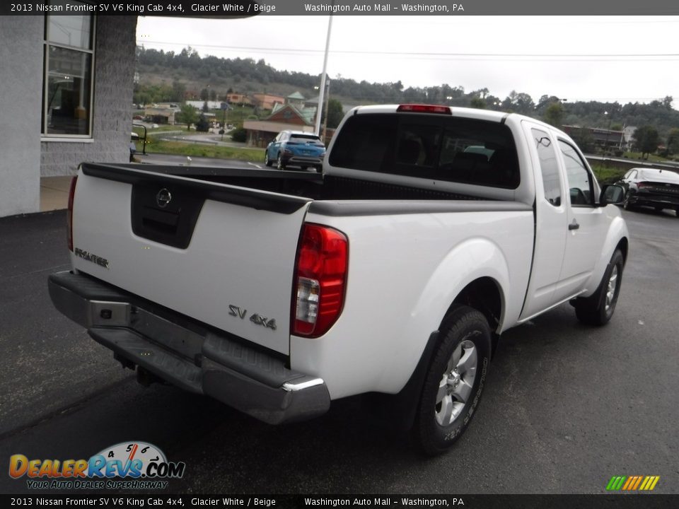 2013 Nissan Frontier SV V6 King Cab 4x4 Glacier White / Beige Photo #9