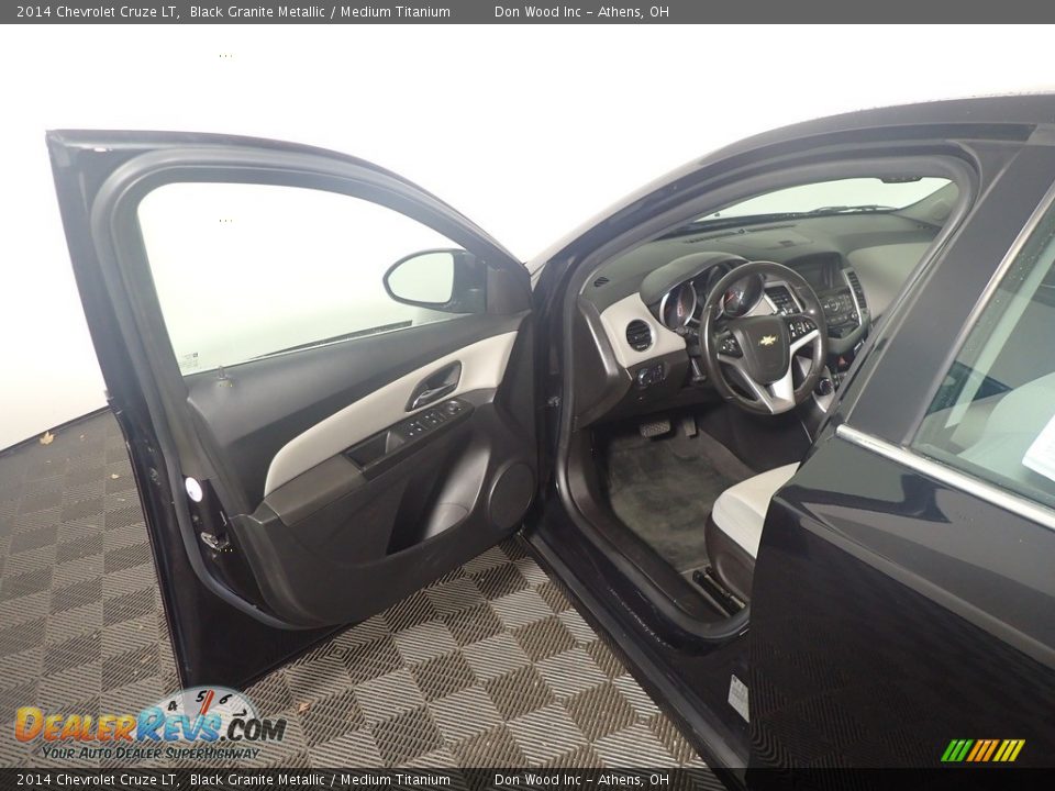 2014 Chevrolet Cruze LT Black Granite Metallic / Medium Titanium Photo #19