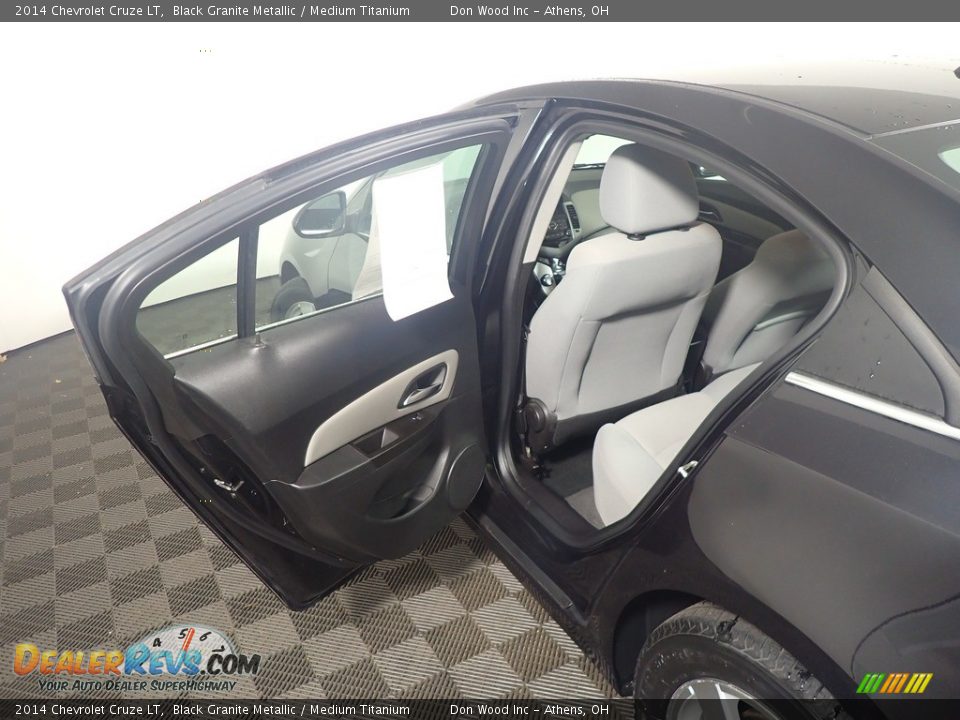 2014 Chevrolet Cruze LT Black Granite Metallic / Medium Titanium Photo #33