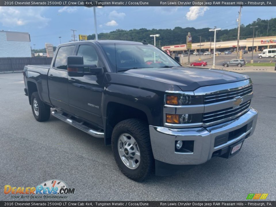 Front 3/4 View of 2016 Chevrolet Silverado 2500HD LT Crew Cab 4x4 Photo #4