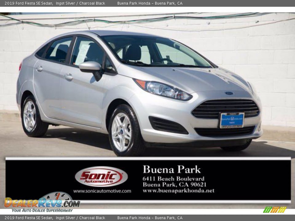 2019 Ford Fiesta SE Sedan Ingot Silver / Charcoal Black Photo #1