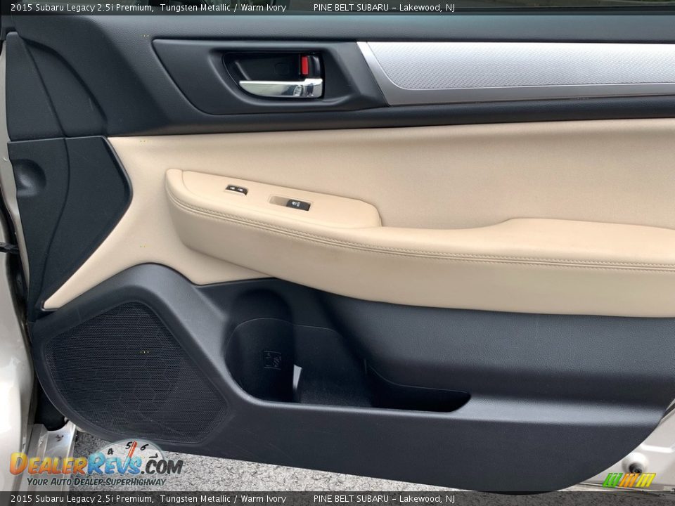 Door Panel of 2015 Subaru Legacy 2.5i Premium Photo #23