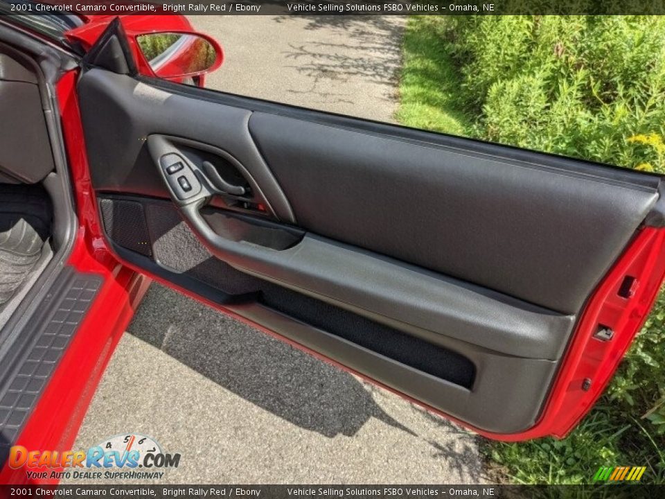 2001 Chevrolet Camaro Convertible Bright Rally Red / Ebony Photo #17