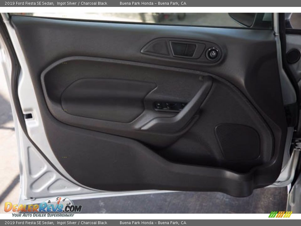 2019 Ford Fiesta SE Sedan Ingot Silver / Charcoal Black Photo #30