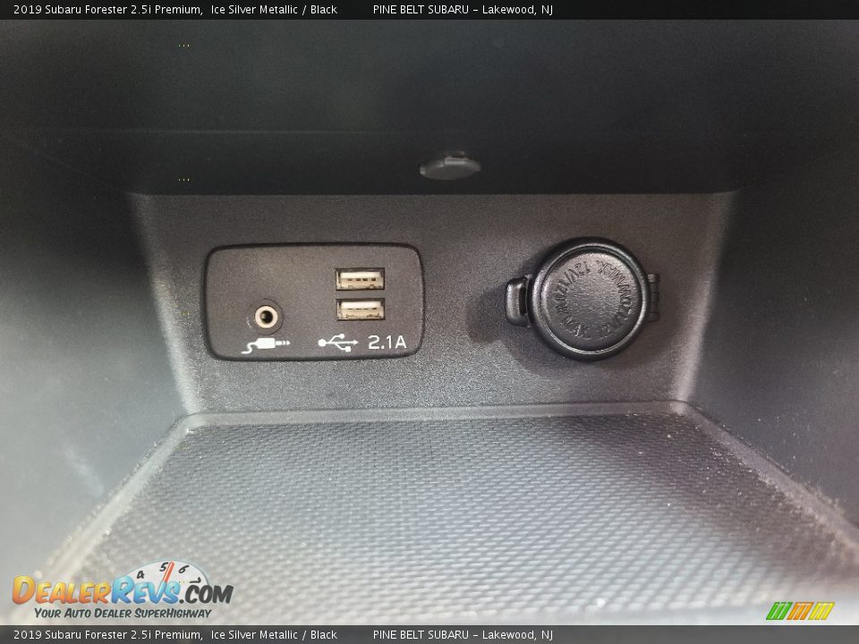 2019 Subaru Forester 2.5i Premium Ice Silver Metallic / Black Photo #12