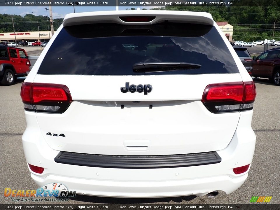 2021 Jeep Grand Cherokee Laredo 4x4 Bright White / Black Photo #4