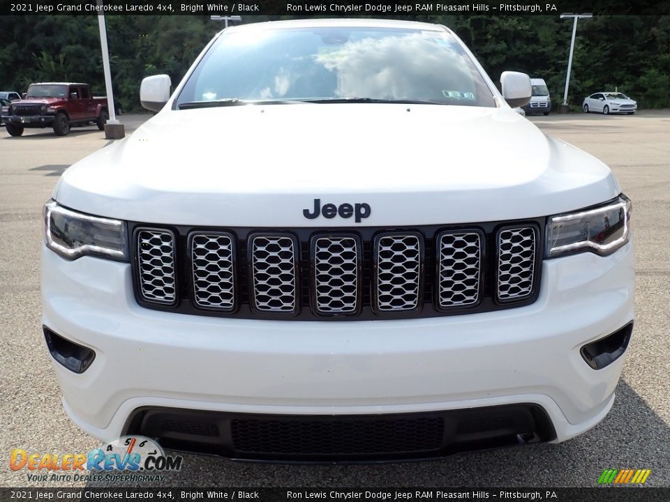 2021 Jeep Grand Cherokee Laredo 4x4 Bright White / Black Photo #9