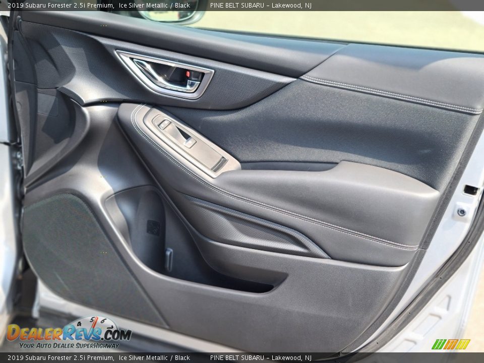 2019 Subaru Forester 2.5i Premium Ice Silver Metallic / Black Photo #27