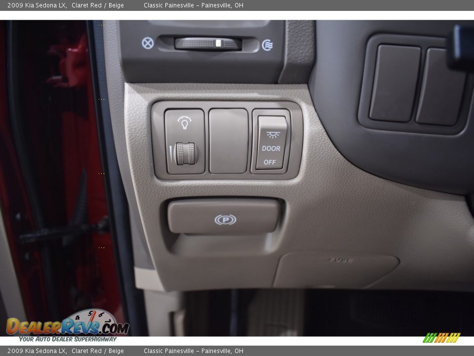 2009 Kia Sedona LX Claret Red / Beige Photo #11