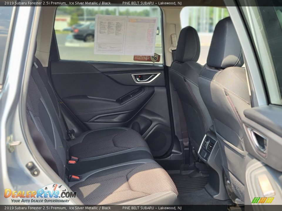 2019 Subaru Forester 2.5i Premium Ice Silver Metallic / Black Photo #30