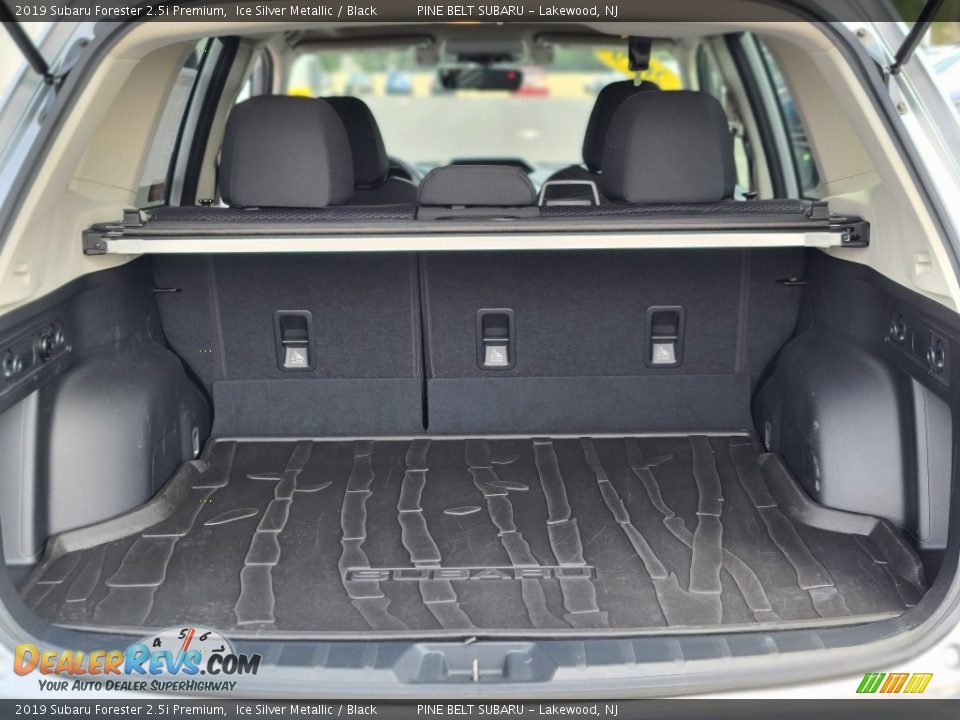 2019 Subaru Forester 2.5i Premium Ice Silver Metallic / Black Photo #32