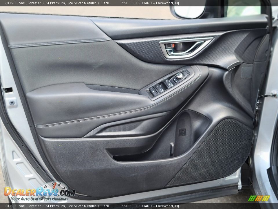 2019 Subaru Forester 2.5i Premium Ice Silver Metallic / Black Photo #34