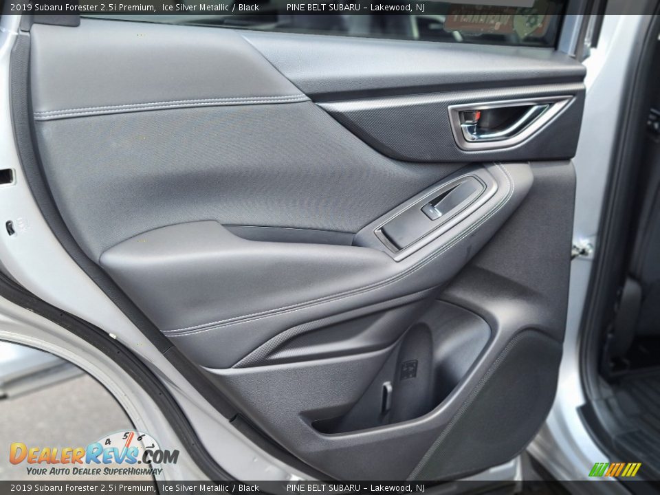 2019 Subaru Forester 2.5i Premium Ice Silver Metallic / Black Photo #36