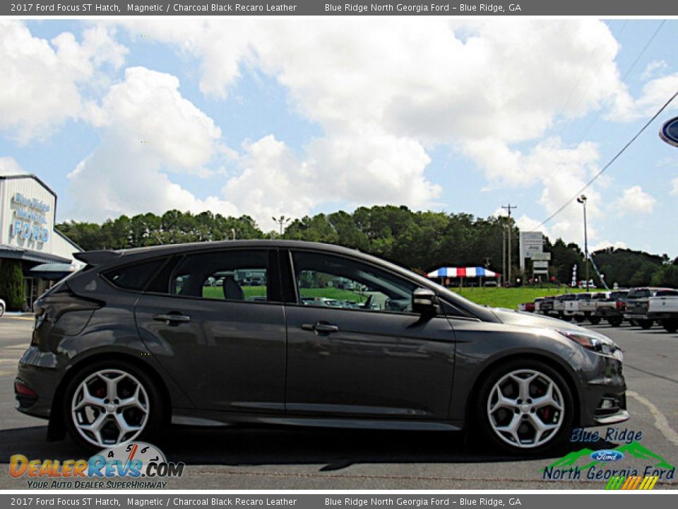 2017 Ford Focus ST Hatch Magnetic / Charcoal Black Recaro Leather Photo #6