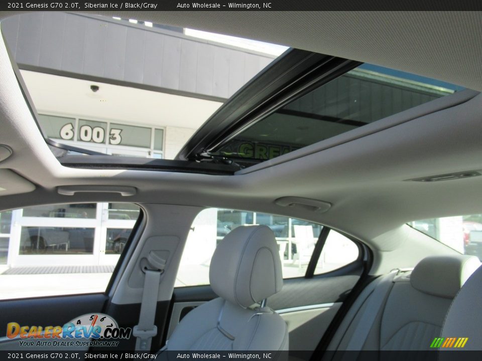 Sunroof of 2021 Genesis G70 2.0T Photo #11